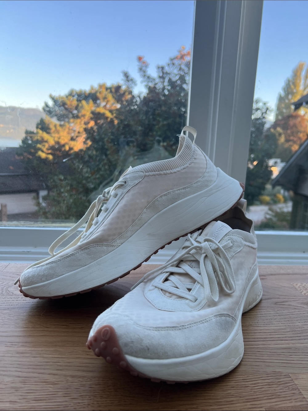 lululemon athletica Men's Sneakers in Off-White with Light Brown Outsole